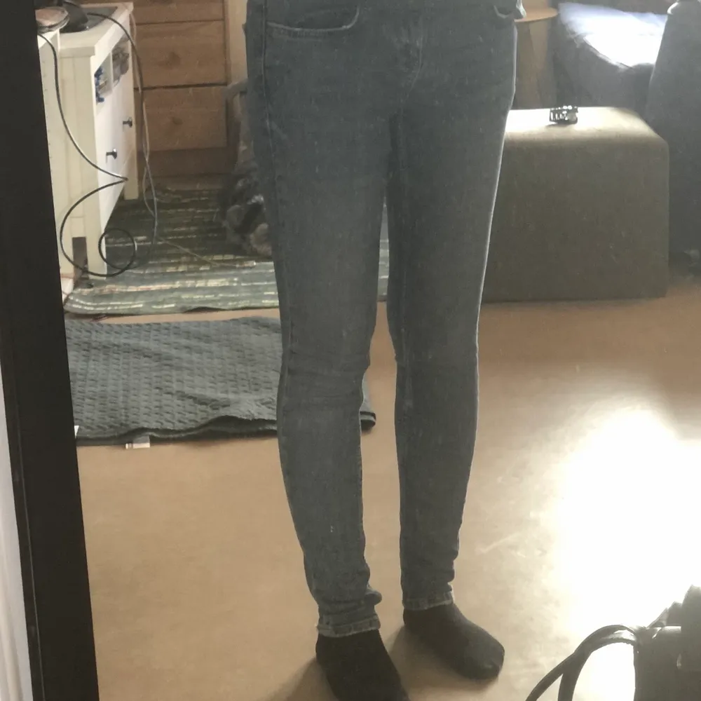 Mina favorit jeans som har blivit för små. Riktiga jeans (ingen stretch) från Gina, modell Kristen. Sitter snyggt på.. Jeans & Byxor.