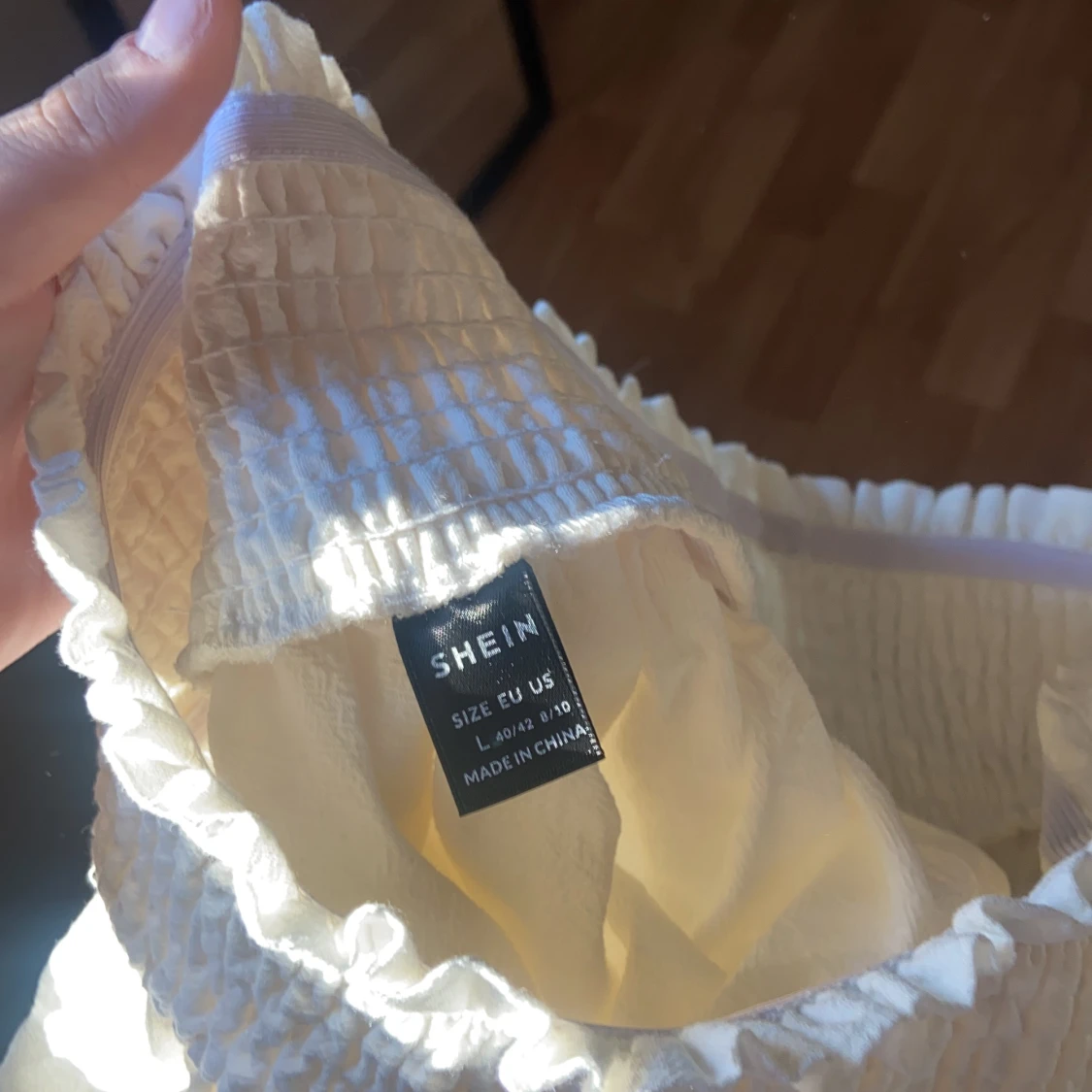 Vit kjol ifrån shein i storlek L - 91