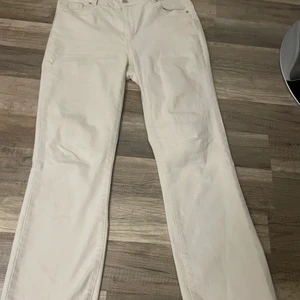 Flare byxor - Fina Flare byxor från Veromoda nästan aldrig använda då dom är för stora 