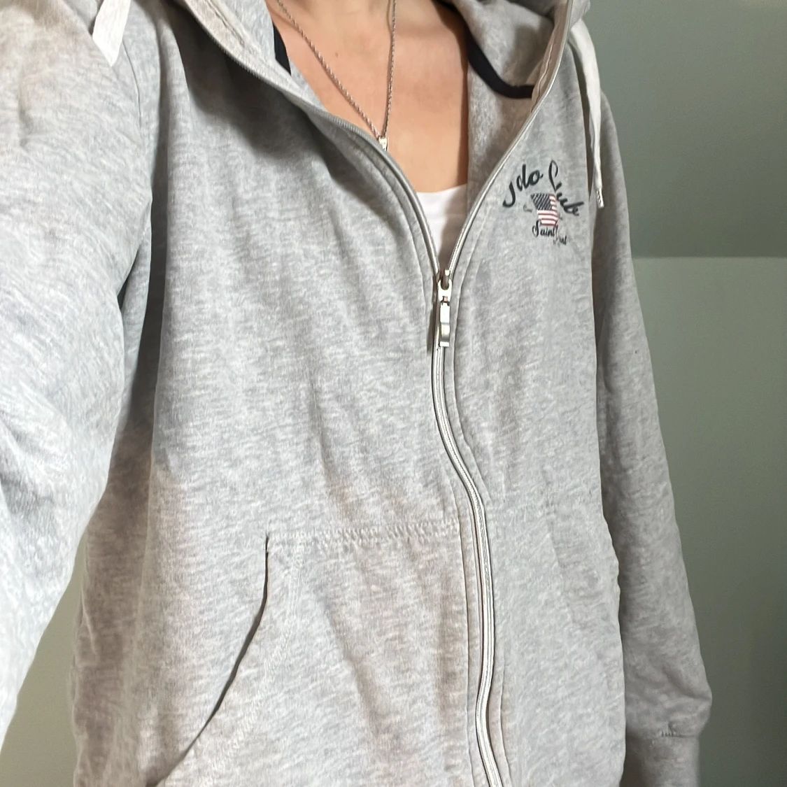 Grå zipup 