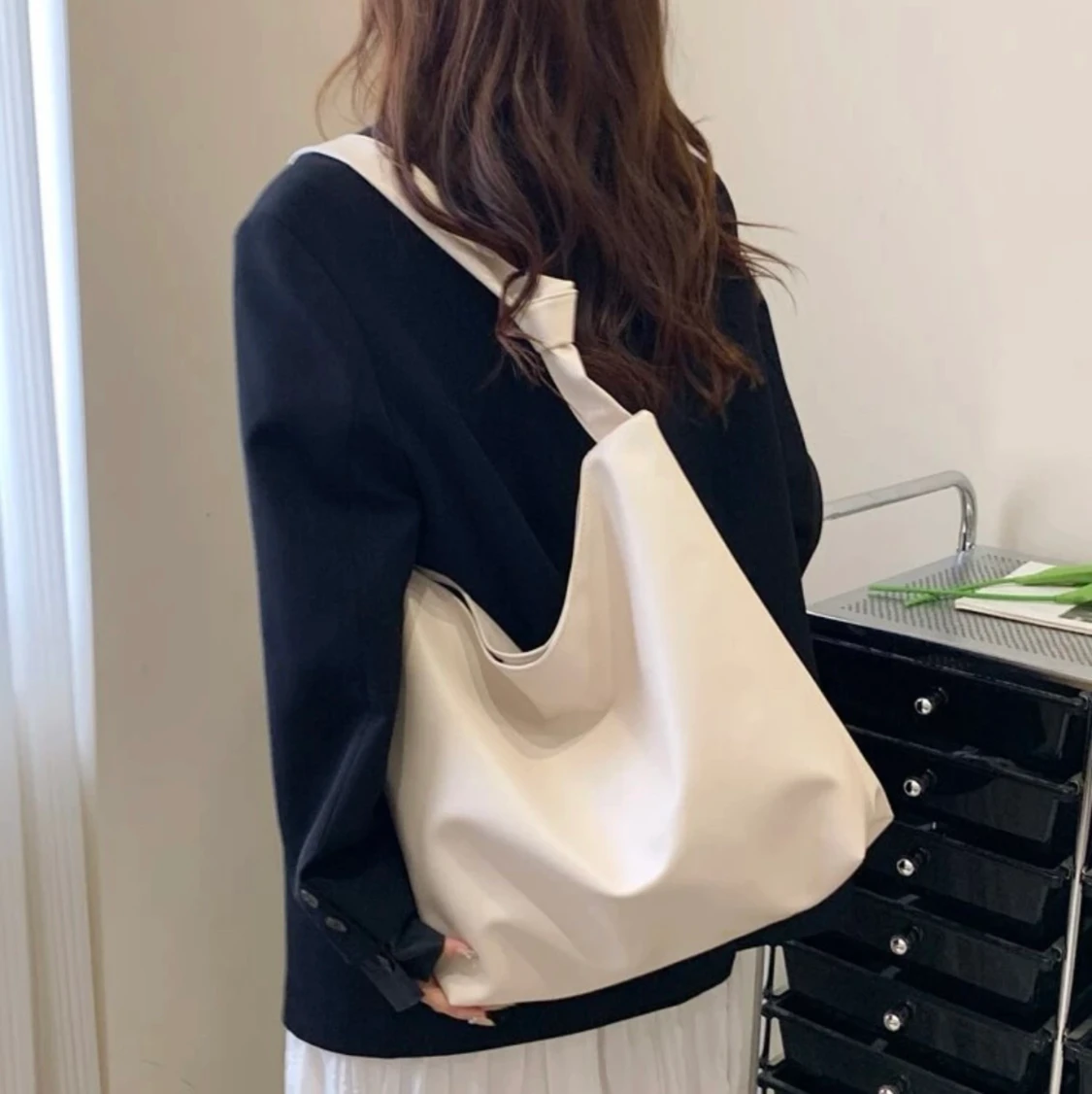 TRENDIG VIT VÄSKA - 91