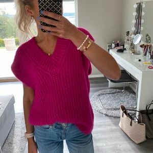 Stickad väst Zara💞 - Rosa stickad väst från Zara använd en gång storlek S💞