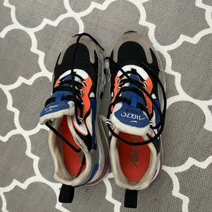 Nike React skor - Nike react skor i storlek 37.