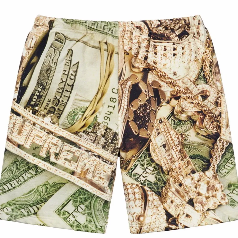 Brand new Supreme shorts from the Summer/Spring 2020 season. Size small, S. Condition is 10/10. Message for more images.. Shorts.