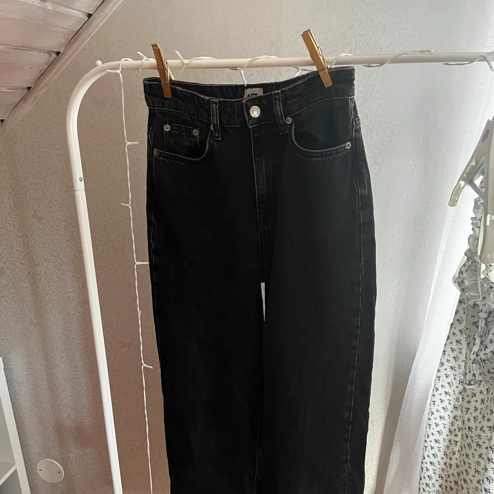 intressekoll på mina svarta jeans från lager 157 i strl XS, passar xs-s  99kr+frakt . Jeans & Byxor.