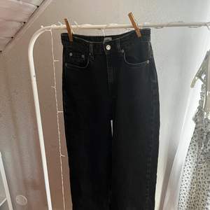 intressekoll på mina svarta jeans från lager 157 i strl XS, passar xs-s  99kr+frakt 