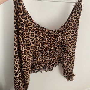 HM -  leopardmönster topp från hm priset går att diskutera Gbg ”