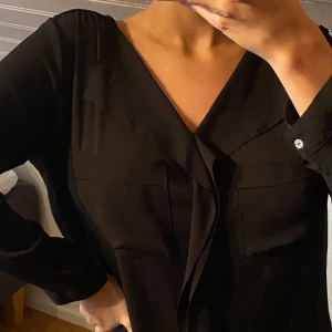 Blus  - Blus från zara rak i modellen 