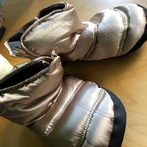 Laze tofflor 40  - Helt nya med tag  Size 40  