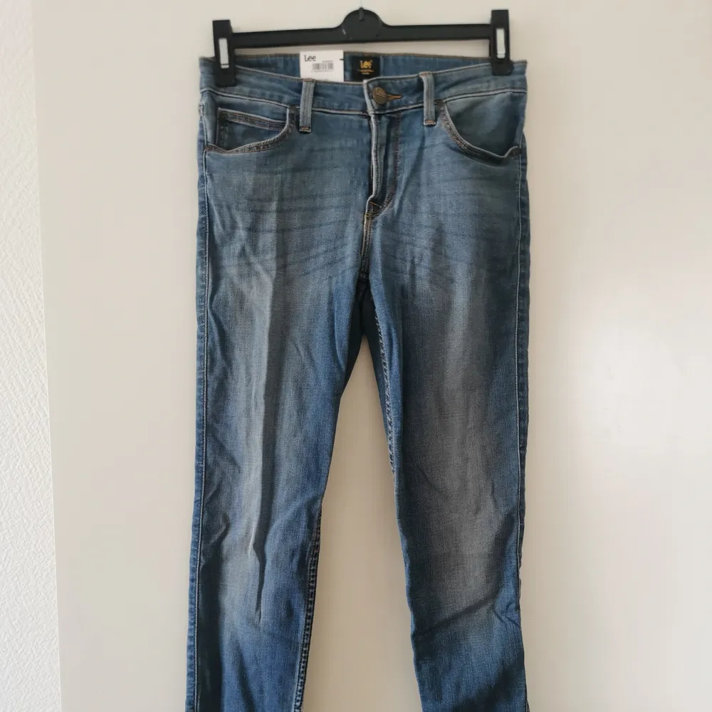 Lee scarlett cropped jeans, nya med lappar . Jeans & Byxor.