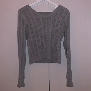 Holister - Säljer denna fina holister tröja. Bekväm att ha till vardags.  