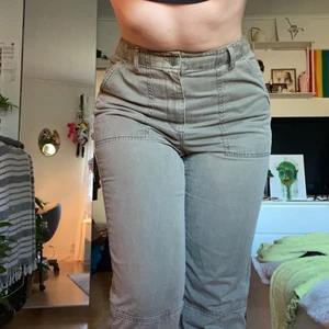 Kim possible pants - Bekväma byxor från H&M som inte har använts på ett bra tag! Tänker du klä ut dig till Kim Possible denna halloween?? Skynda dig och köp!!!!!👁👖😎 Inget slitage eller hål!