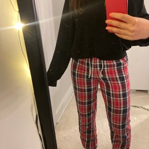 Pyjamas byxor strl XS - Rutiga pyjamas byxor från H&M😇