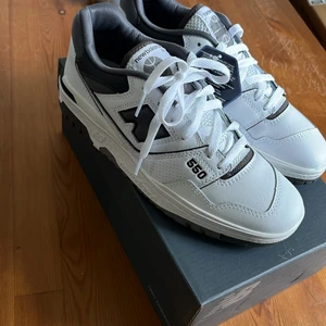 New balance 550 - New Balance 550, never used. Comes woth boxes and certificates. Size 39,5. 