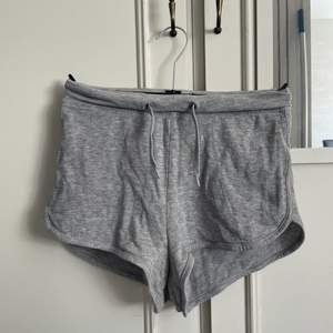 Gråa shorts från bikbok i strl xs, jättefint skick!☺️ 20kr + frakt 