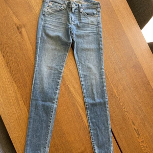 Jeans Adriano Goldschmied - Jeans storlek 27.  Nypris 3200:- Helt nya oanvända
