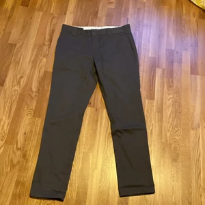 Dikies byxor slim fit - Dickies byxor i mycket bra skick använda fåtal gånger