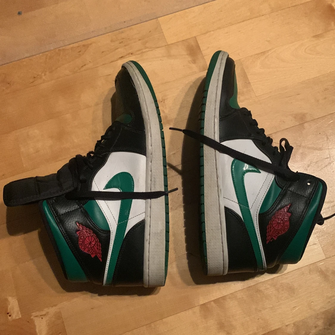 Jordan 1 mid