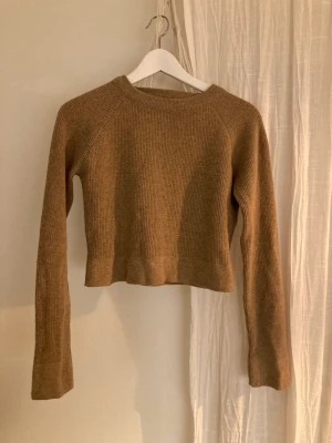 Tvådelat set - Kjol och tröja, set. Knappt använd, nypris 799kr.