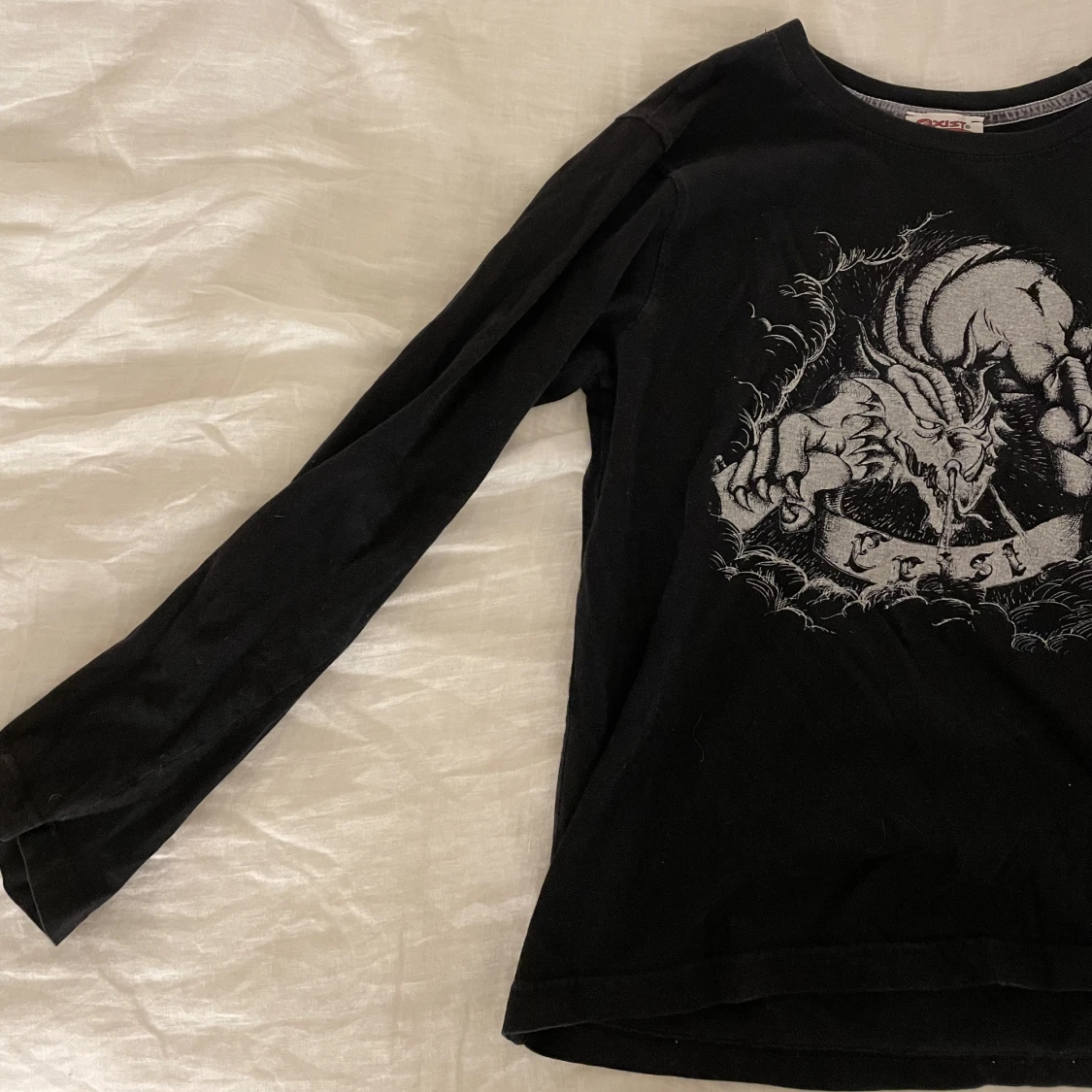 Långärmad svart tröja med tryck - 90