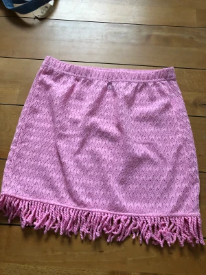 Ihålig kjol - Ihålig kjol från shein . Frakt tillkommer på 40kr! 