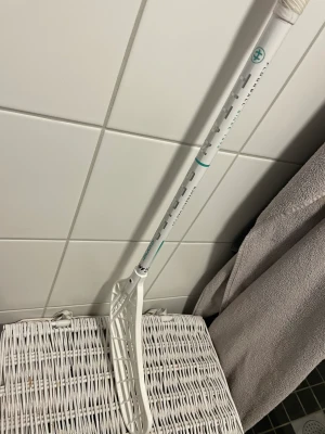 Unihoc innebandyklubba  - Knappt använd,  Höjd 92cm  29 i flex  Left blad 