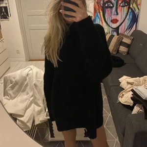 Stickad tröja - Stickad tröja/klänning från Linn ahlborgs kollektion med Nakd