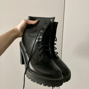 Madden Girl boots - Endast använd fåtal gånger. Storlek 40. Upphämtning eller träff. 