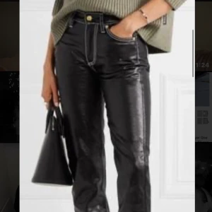 Eytys byxor 25/34 - Säljer dessa snygga byxor från eytys! Helt nya med alla lappar kvar! Strl 25/34