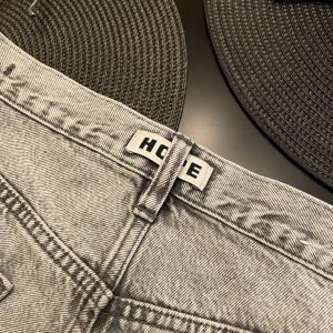 Hope jeans  - Hope jeans, nypris 1800, helt oanvända, säljes pga för stora