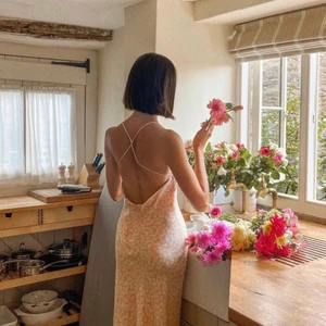 Zara ombloggad klänning - Zara blommig klänning  Strl Xs Ny