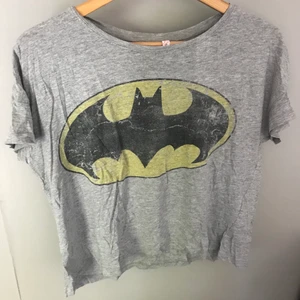 Grå Batman tröja stl S - Använd, men i fint skick! 