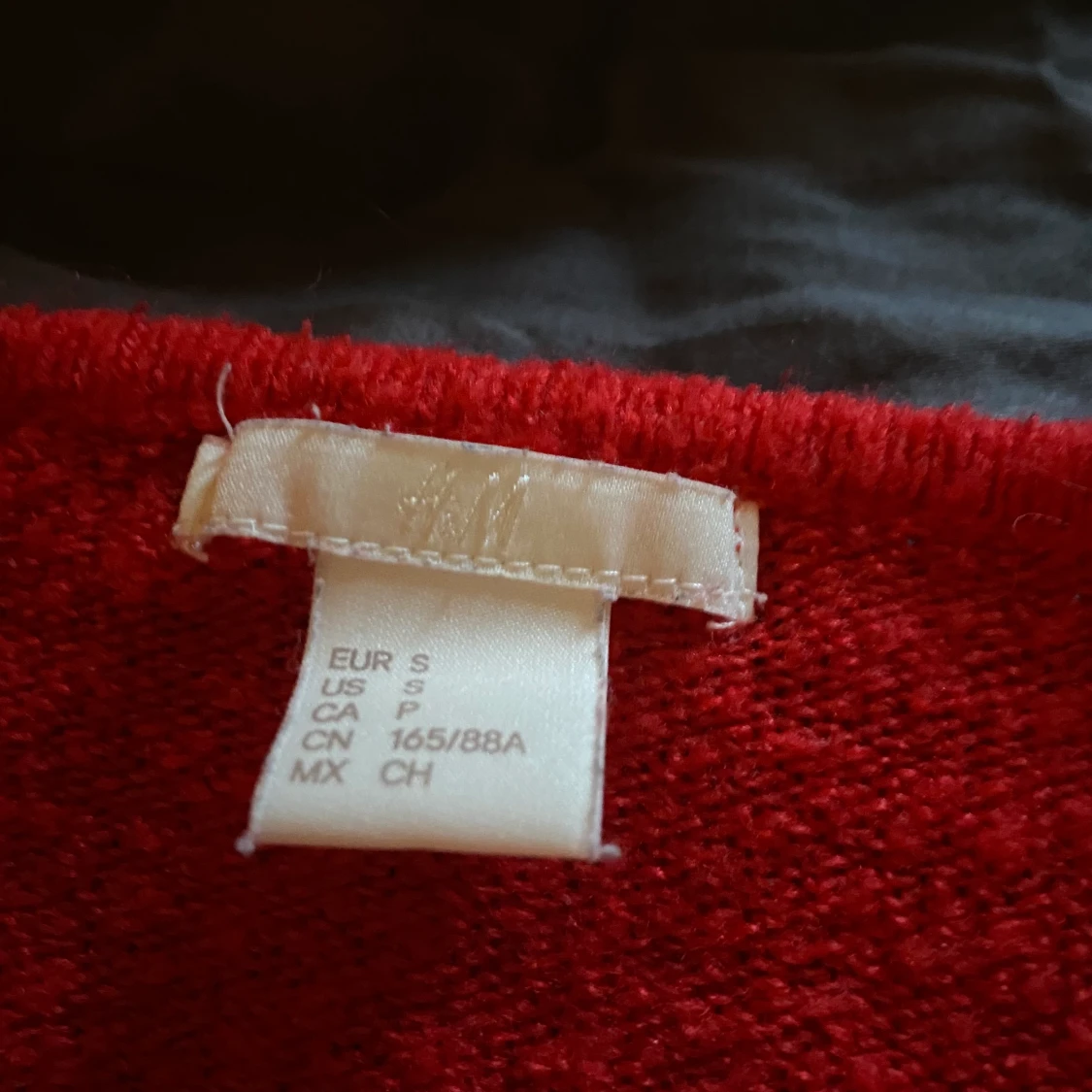 Röd stickad tröja  - 90