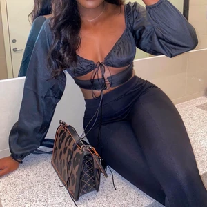 Svart top - Svart top superfint skick🤍