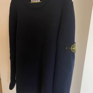 Stone Island knit sweater - En stickad tröja från Stone Island i storlek M.