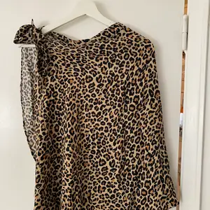 Hejsan! Använd 2-3 gånger. Leopard. Storlek S. Bershka 