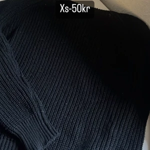 Stickade tröjor  - Storleken står på bilden och priset  Den röda storlek M -150kr svarta xs-50kr Svarta M-50kr