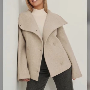 Nakd jacka  - Använd fåtal gånger. Köpt här på Plick för 1000kr. Inga defekter. Skriv för frågor 🥰