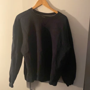 Svart sweatshirt - Storlek Large sweatshirt, bra skick!