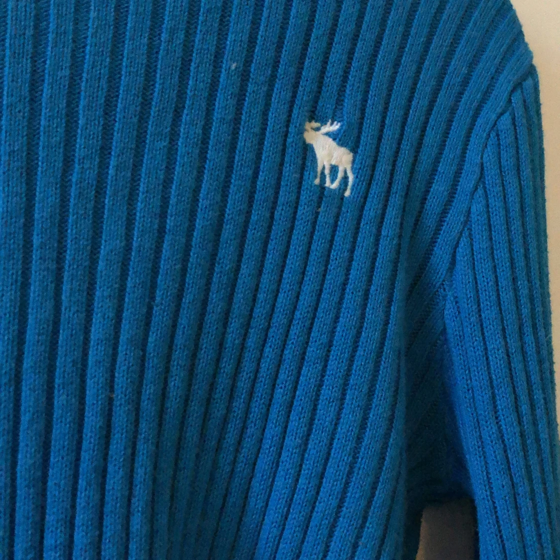 Blå stickad tröja  - 90