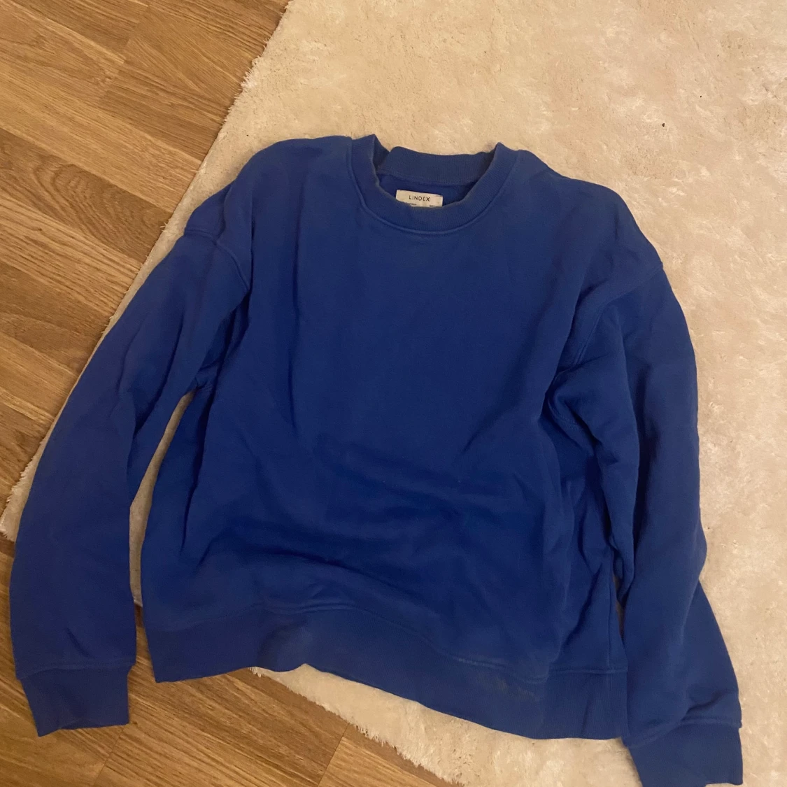 Blå tröja - 90