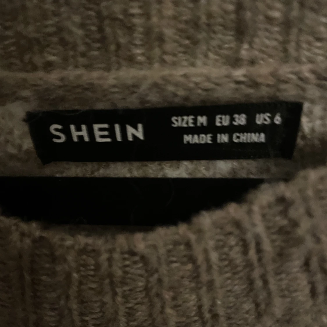 Stickad tröja till salu! - 90