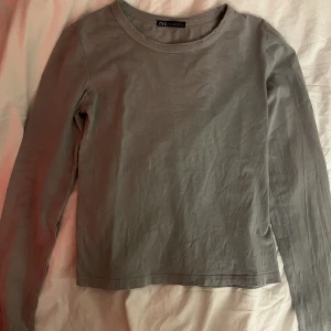 Zara topp - Helt oanvänd topp från Zara som säljs för endast 99kr💗