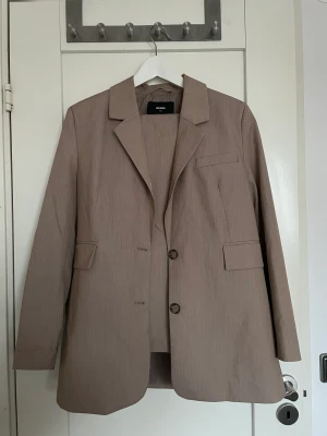 Kostymset  - Oversize kavaj & högmidjade kostymbyxor 