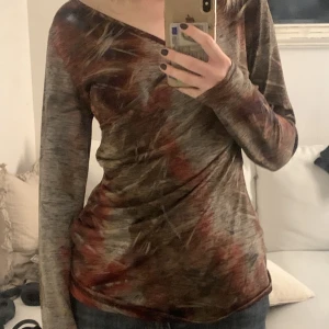 Cool tröja! - Skitnsygg köpt här men kommer inte till användning 🫧