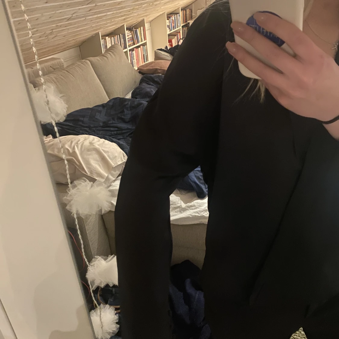 Svart V ringad blus  - 91