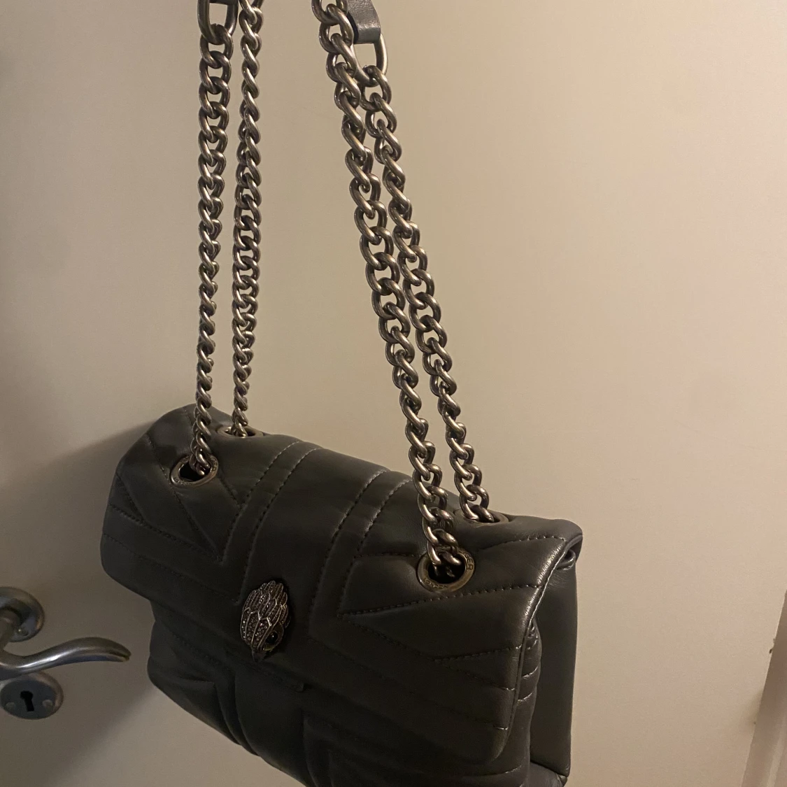 Grå kurtgeiger väska  - 90