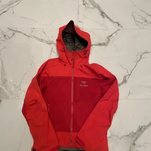 Arcteryx jakke - Harligt Arcteryx jakka i en nydelige farge 