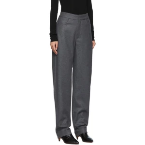 Toteme - Byxor från toteme, använda en gång! Så fin kvalité. Säljer då de tyvärr inte passar mig längre, priset går att diskutera och fler bilder finns. Köptes för 2400kr