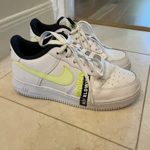 Nike Air Force WorldWide edition - Super cool and very rare Nike Air Forces. Size 37.5 (23.5cm). I fell in love with them at first sight but unfortunately got the wrong sizing so they are a bit small for me. Only wore them a few times.  #sneaker #nike #airforce
